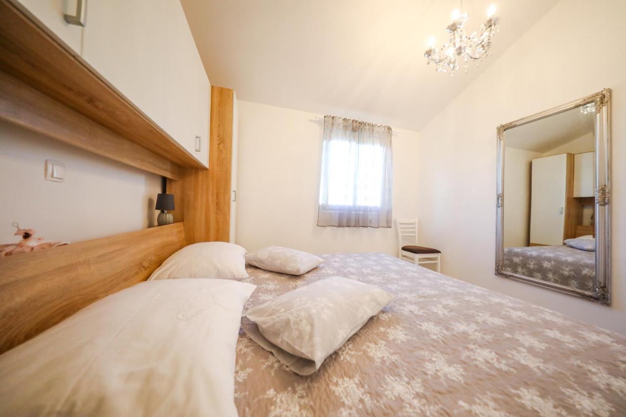 Holiday Home Ana Poljana  Bagian luar foto